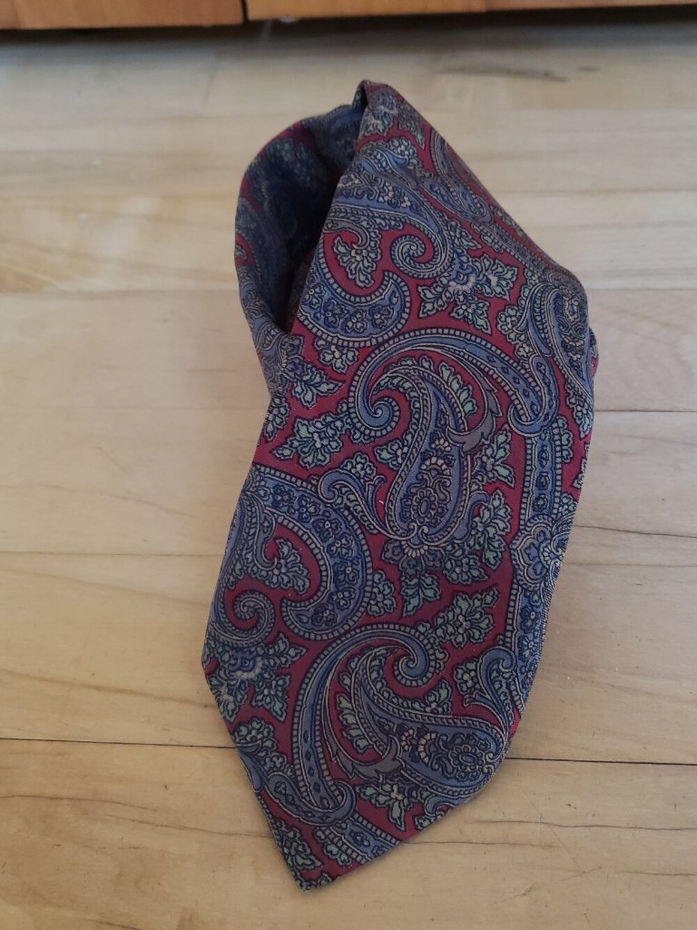 Vintage Robert Talbott Paisley Red Tie Hand Sewn Silk Made in Italy Italian Lux